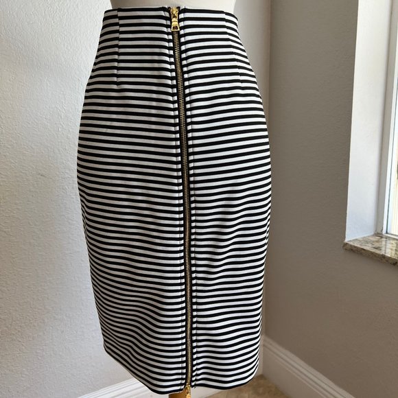 Guess black & white striped skirt with full zip back - Picture 2 of 3